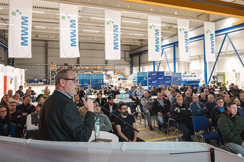 Su director, Torsten Werda, presentó en la fiesta de inauguración la extraordinaria historia del MWM Service-Center de Berlín que ha tenido el lujo de dirigir con éxito durante 25 años (Foto: © Kolja Raschke)